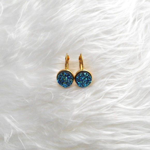 🆕️ Druzy French Hook Earrings - Picture 6 of 8